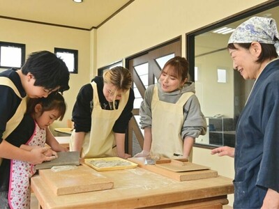【JAF滋賀】高島市の地元産そば粉を使ったそば打ち体験イベントを開催