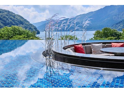 【箱根・芦ノ湖 はなをり】ススキでつながる絶景と芸術の秋　芦ノ湖からススキ草原と美術館を周遊する秋の箱根旅