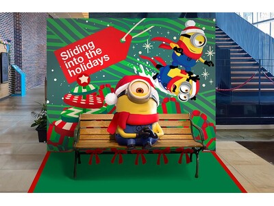 ユニバーサル・スタジオ・ジャパンのオフィシャルホテル「ホテル ユニバーサル ポート」「ホテル ユニバーサル ポート ヴィータ」にてパークの人気者、ミニオンたちがクリスマスの装い