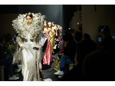 ヴァレンティノ 2026年春夏コレクション 'スペキュラ ムンディ(Specula Mundi) 'を発表