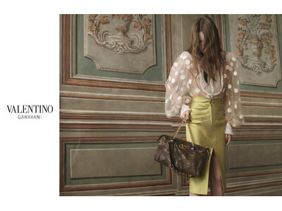 ヴァレンティノ 2026年春夏コレクション ‘ファイアーフライズ‘ 広告キャンペーンを発表