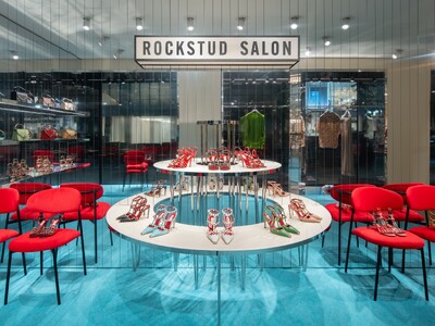 メゾン ヴァレンティノ、ヴァレンティノ 銀座にて ‘ロックスタッズサロン’ ポップインを開催