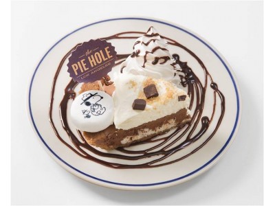 スヌーピーカラー なチョコ マシュマロのパイのオリジナルプレートが登場the Pie Hole Los Angelesオリジナルsnoopyプレート 企業リリース 日刊工業新聞 電子版