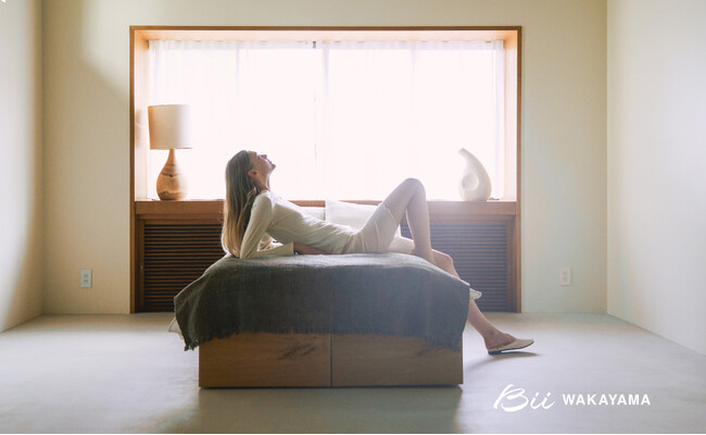 【着る保湿ケア】やさしい着心地のモイストファイバー生地を使用した『Bii』ブランドに、2025秋冬の新作「パジャマ」「ピローカバー」が新登場