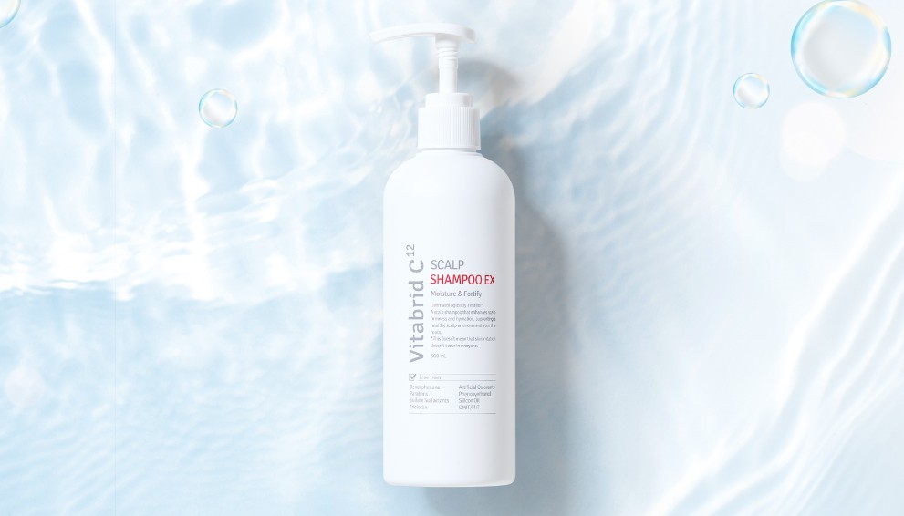 「髪のボリュームが減ってきた？」その悩み、エイジングケア発想のシャンプーで解決できます。