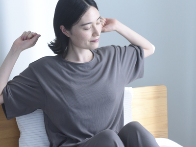 睡眠からリラックスタイムまで。夏のおうち時間を「回復時間」にかえる、カップ付きリカバリーウェアがボンモマンから新発売！