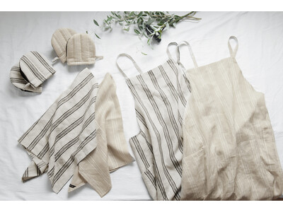 全部揃えて使いたい！リネン100％のキッチングッズ３アイテムが、bon momentより一挙発売。絵になるストライプ柄＆使い心地もこだわり満載！