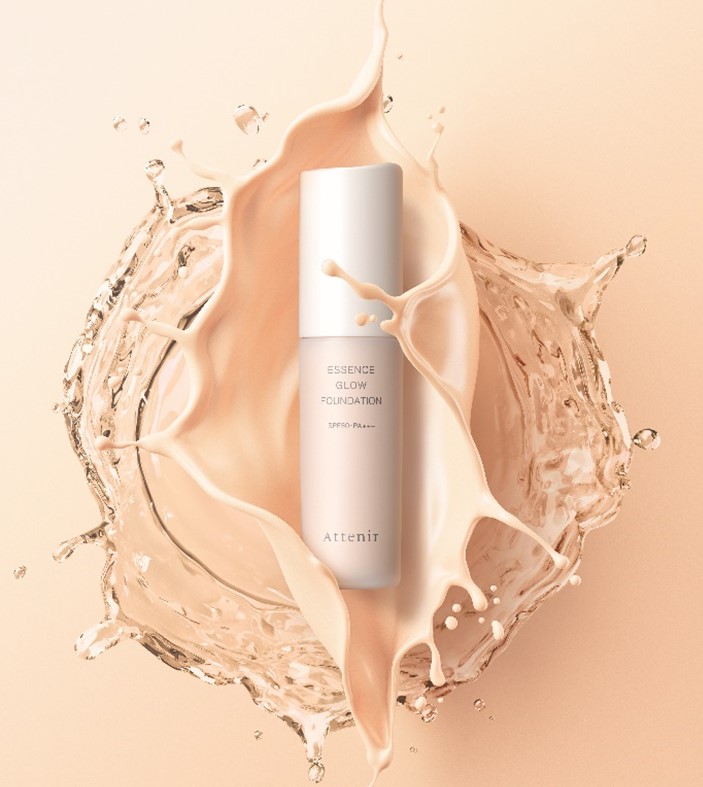 特許処方※！美容液がファンデ成分を包み込みツヤベールを形成する「エバーステイ美容液処方」で、美容液のスキンケア効果と美しい仕上がりを両立。