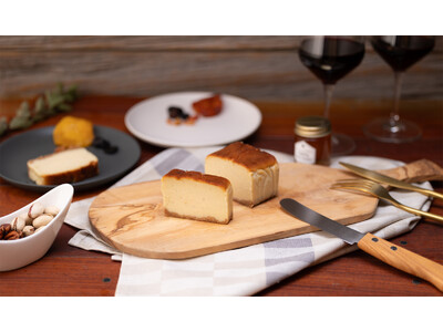 チーズ専門店フェルミエのチーズケーキ − 碧（あお）−