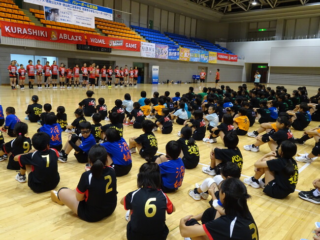 日本ゼオン、ゼオンアリーナ周南でバレーボール交流会を主催