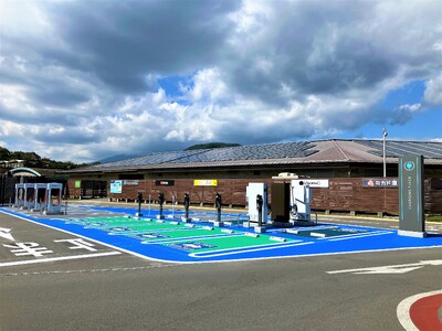 軽井沢・プリンスショッピングプラザ電気自動車の充電設備を更新・増設