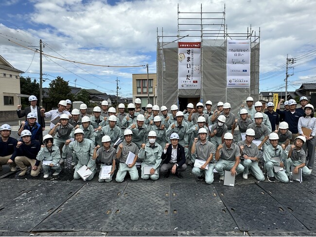 【一建設株式会社】「岡山県立水島工業高等学校」建築科1年生40名を対象に木造住宅の建築現場見学会と住宅設計体験会を10月20日に開催