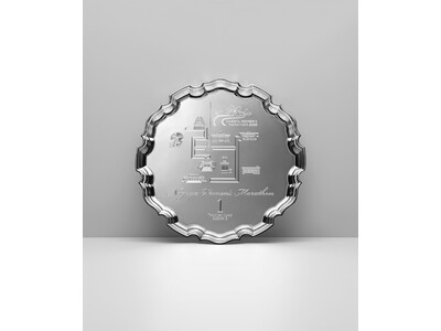 名古屋ウィメンズマラソン2023ティファニー製のトロフィーやメダルを入賞者へ贈呈