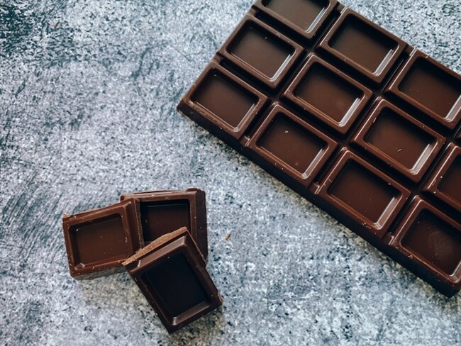 【小学館JS研究所】女子小学生が好きなチョコ菓子1位「たけのこの里」。友チョコ世代はシェアしやすさでチョコを選ぶ？外食チェーン1位は「マクドナルド」が圧倒的支持、寿司チェーンも合計2割以上と人気