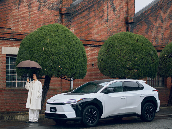 TOYOTAの電気自動車「bZ4X」とともに過ごす日常を描く「365 …