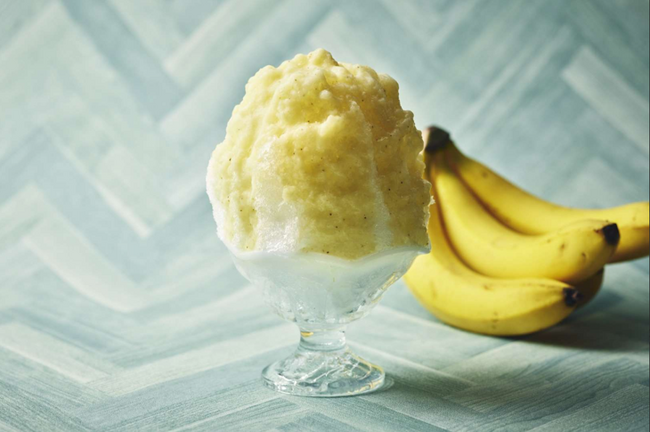 夏の涼を味わう和スイーツ「秀月堂監修 かき氷 バナナ」「 葛切り」が登場