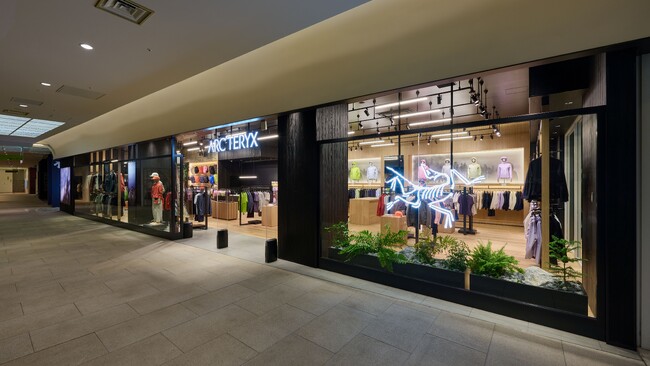 ゆとりある店内と拡充された製品展開で、より快適なショッピング体験を提供「アークテリクス MARK IS みなとみらいブランドストア」2026年5月15日(金)拡張オープン