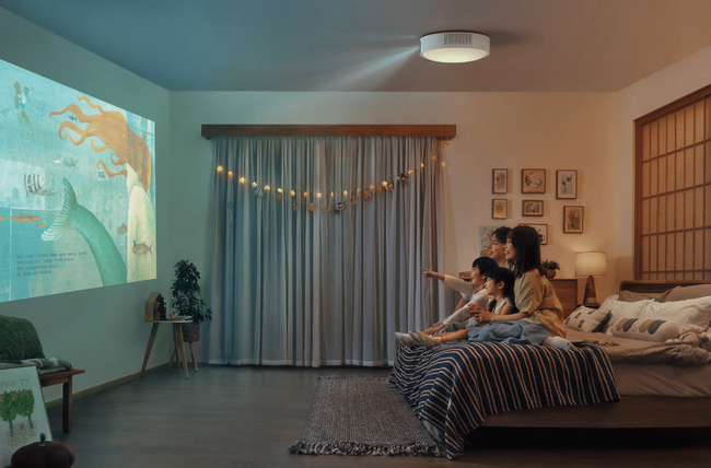 毎日の暮らしに溶け込む照明一体型3in１プロジェクター「Aladdin X3」新登場