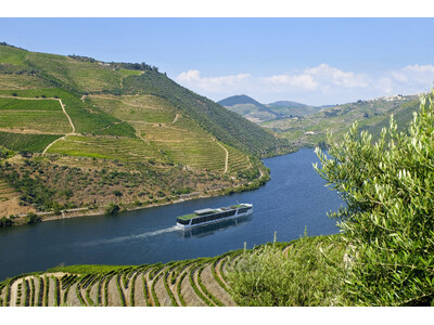 シーニック・グループ、エメラルド・クルーズの船隊拡充を発表