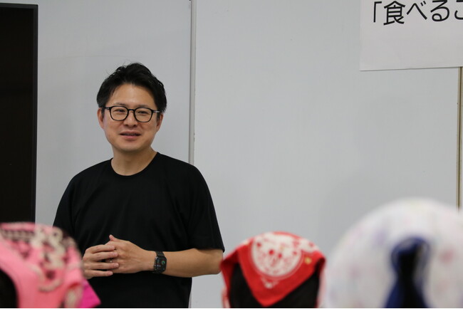 【利他フーズ】熊本市立必由館高校にて「命をいただく」をテーマに特別授業を実施。馬刺し専門店が伝える食育とキャリア教育