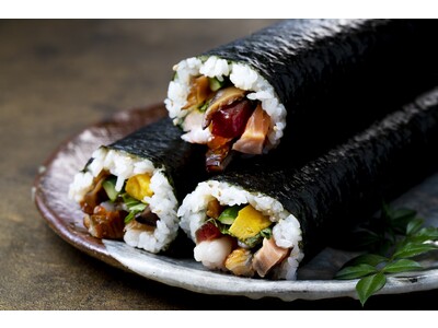 【ホテル金沢】溢れんばかりの豪華海鮮恵方巻にかぶりつき！一年の無病息災を祈り、福を呼び込むホテル金沢の恵方巻。2023年1月1日より予約受付を開始。