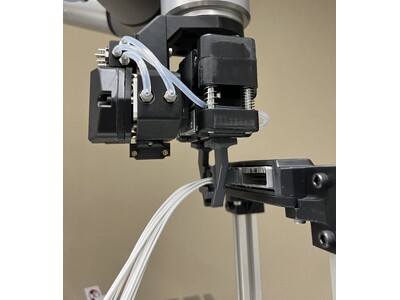 ワイヤーハーネスの嵌め込み作業をロボットハンドでついに自動化