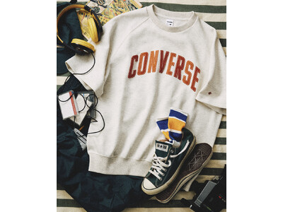 グラフィックとカラーで楽しむ、CONVERSEのサマーウェアが登場。夏の日常に寄り添う、軽やかなスタイリング提案