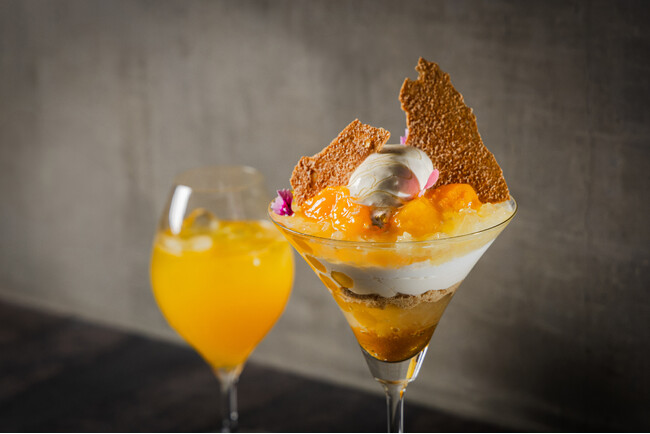 完全会員制パフェバー「Remake easy」、4月限定「宮崎県産マンゴーと日向夏の天孫の春うららパフェ」が登場。