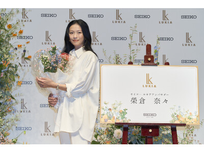 榮倉奈々さん、子供の成長を通して大切におもう時間は「一瞬一瞬」と明かす「マニッシュな服でも女性らしさを出せる」と着用シーンの提案や、「必要なものは必要なだけ」と環境に配慮したものづくりへの想いも語る