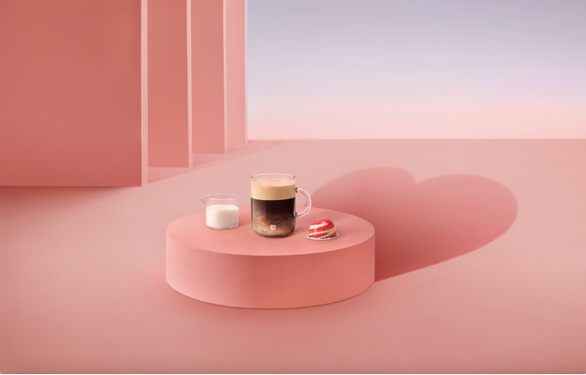 麗らかな春のコーヒータイムを彩るネスプレッソの“忘れられない味わい”　数量限定のヴァーチュオ向けフレーバーコーヒー「ホワイトチョコレート&ストロベリー」2025年3月26日（水）新発売