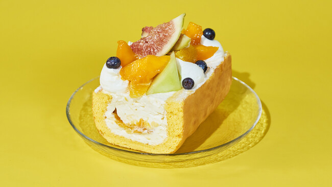 【限定イベント】朝から行列、開店30分で完売も｜「果匠とびくま」が夏のくだもの満載のロールケーキを数量限定で販売。熊谷産の希少マンゴーも使用