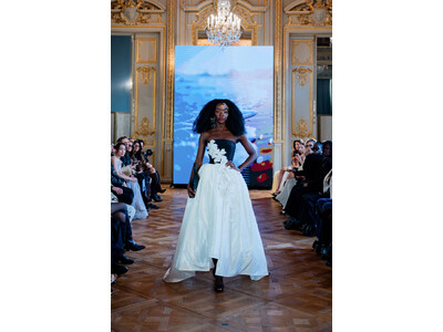 フォーシス アンド カンパニー、パリコレのランウェイでシャンパーニュ「LEGENDE」を初披露― ドレスと融合した新たなラグジュアリー演出 ―