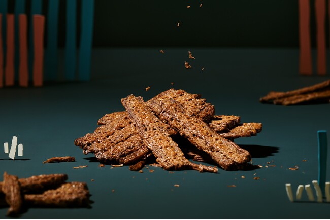 【新商品】北海道発・冬季限定スイーツ「SNOWS」 冬の森の響きをパイに込めて。代表商品「スノーサンド」から新発想、キャラメルチョコレートクッキーパイ「とんとんぱらぱら」