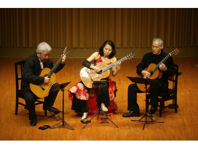 IDグループ、芸術文化支援活動　ギター・リサイタルを開催