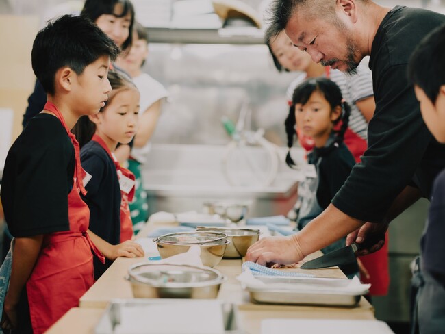 親子で楽しむ魚料理教室、今週末より鎌倉で開講！魚の伝道師・ウエカツさん直伝プログラム