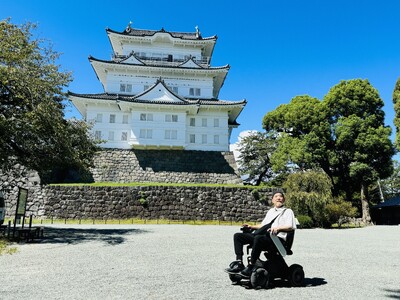 広大な小田原城址公園内の快適散策で、近距離モビリティ「ウィル」の貸出サービス開始