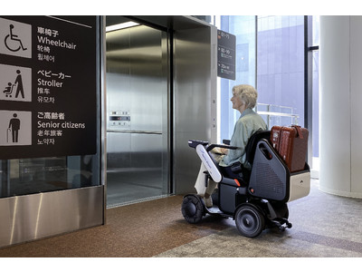 世界初！成田空港第2旅客ターミナルで「WHILL自動運転モビリティサービス」とエレベーターが連携した階層移動の実証実験が開始