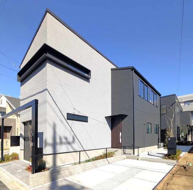 ◇完成見学会開催◇東日本エリア初の挑戦　～優れた耐震性能を備えたCLTハイブリット構法による分譲住宅【ロマンティア浦和領家】～