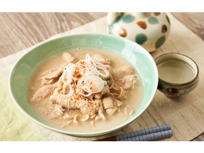 千葉のコアなファンを魅了し続ける100％国産豚の大腸を使用した「かずちゃんのもつ煮こみ」の小分けパックが公式オンラインショップにて新たに販売開始いたしました。