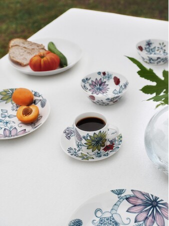 アラビアの伝統と四季の物語を紡ぐテーブルウェアコレクション「ルノ」。初夏の草花が彩る「ルノ サマーレイ」から新デザインが登場