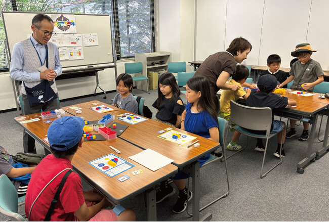 子どもが企業や経営を学ぶ「スマイルゲーム」の無料体験会が立川市で開催