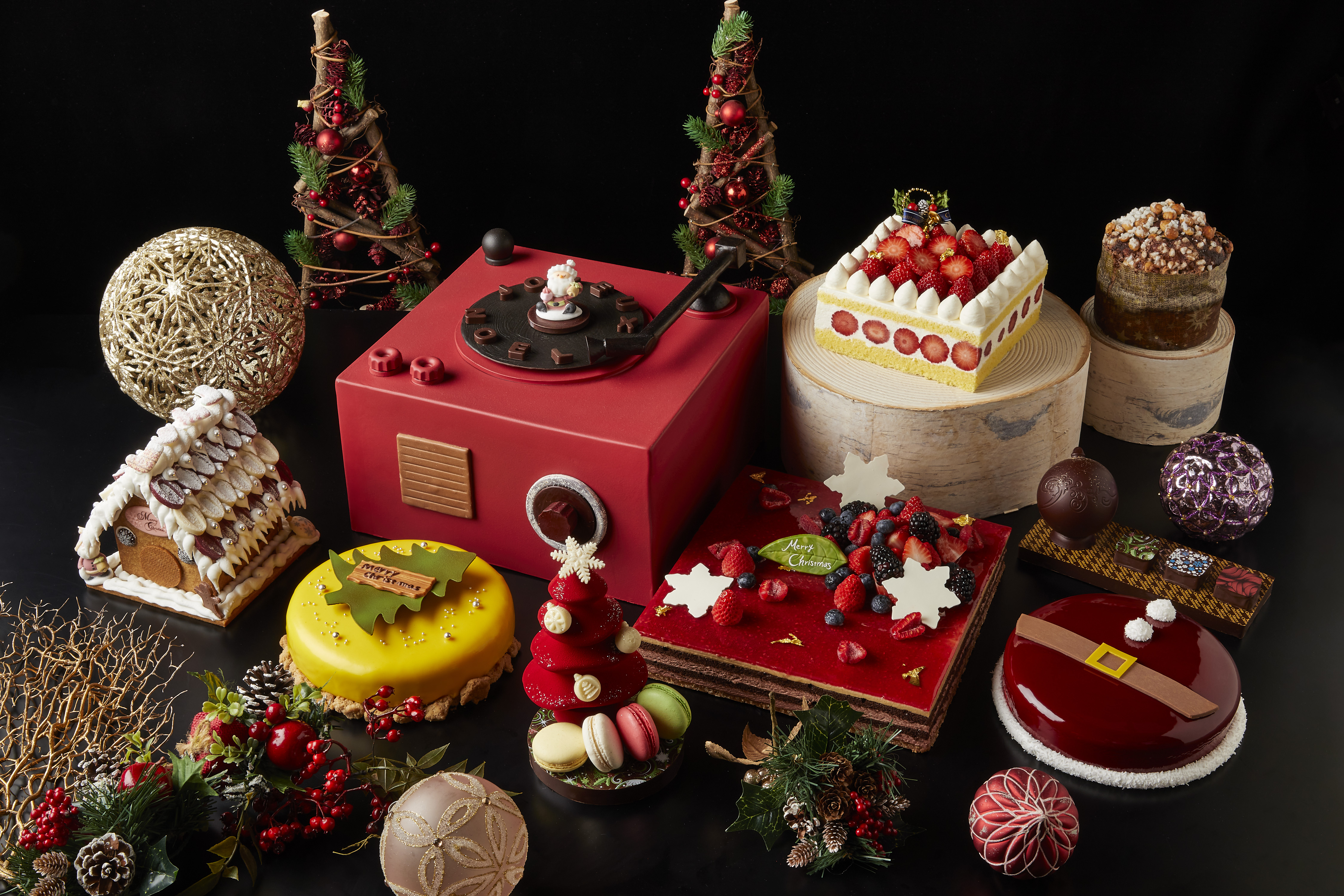 【ザ・リッツ・カールトン東京】テーブルを豪華に彩る2023年の新作「クリスマスケーキ」、「クリスマス菓子」、「クリスマステイクアウトメニュー」と「ジャパニーズ オードブル」の予約を10月1日より開始！