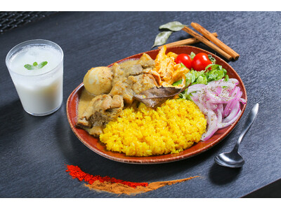 【モクシー大阪新梅田】1階のBAR MOXYにて「モクシーカレーフェア」を開催します。