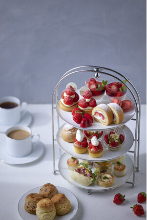 【ウェスティンホテル東京】旬の苺を贅沢につかったひと品ごとに異なる魅力たっぷり 「ストロベリー アフタヌーンティー 2026」