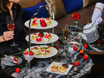 【セント レジス ホテル 大阪】新エグゼクティブ ペストリーシェフの感性が描く、甘美な苺のアート「セント...