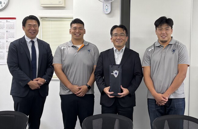 栗山自動車工業、クボタスピアーズ船橋・東京ベイのリーグ2位報告の表敬訪問を受けました