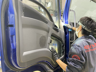 表面だけでなく“隙間”まで」｜栗山自動車工業、“外して洗う”トラック