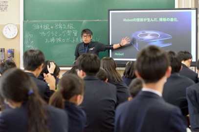 松江市立義務教育学校 玉湯学園に、電子黒板「ミライタッチ」を導入、実証実験を進行中。