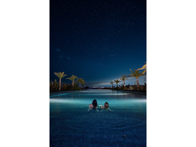 【BOTANICAL POOL CLUB】まるでスパ・露天風呂！満天の星空に包まれる“HOT POOL”...