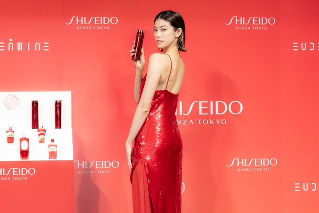 ＜SHISEIDO ブランドアンバサダー就任発表会 イベントレポート＞　森 星さんが「SHISEIDO」ブランドアンバサダーに就任　ゆりやんレトリィバァさんからも英語で祝福のメッセージのメイン画像